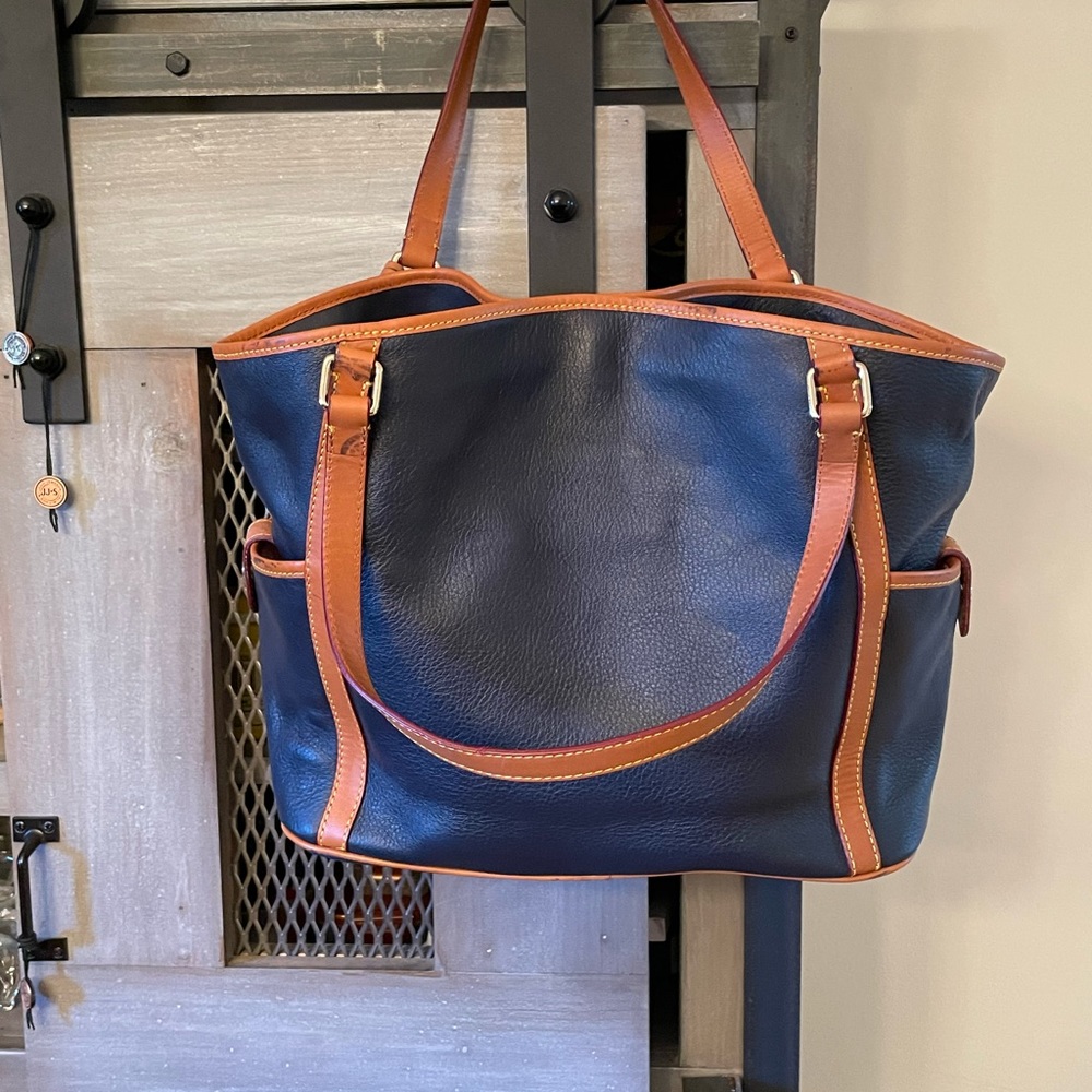 Dooney and Bourke medium tote - Picture 2 of 8